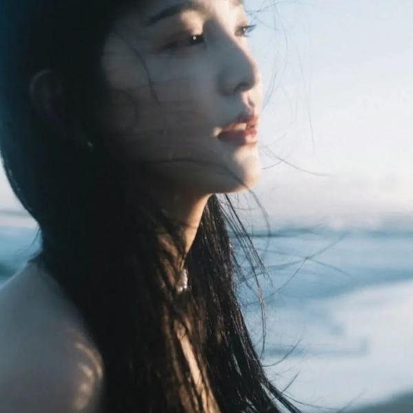 恐怖游泳馆